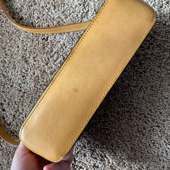 Louis Vuitton Crossbody Bag - Picture 3 of 9